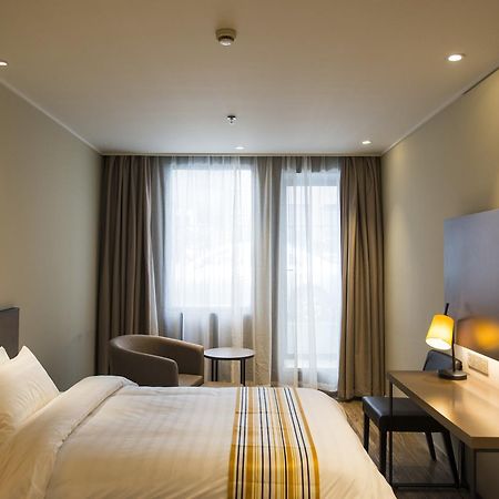Home Inn Plus Shanghai Zhangjiang Park Exterior photo