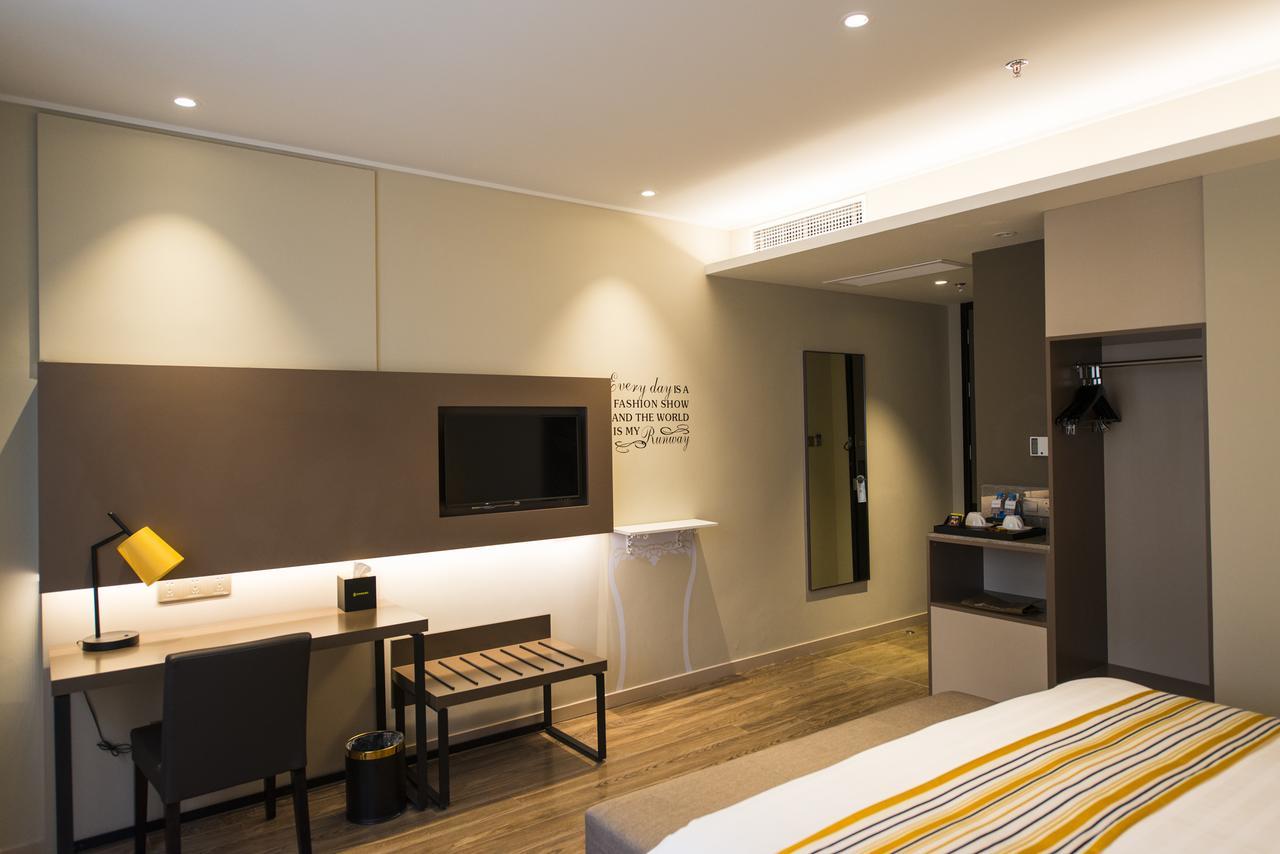 Home Inn Plus Shanghai Zhangjiang Park Exterior photo