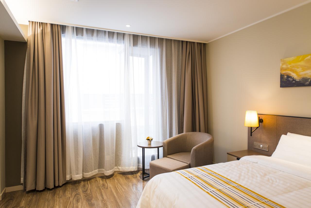 Home Inn Plus Shanghai Zhangjiang Park Exterior photo