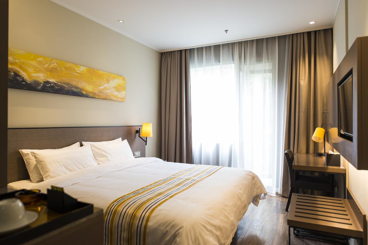 Home Inn Plus Shanghai Zhangjiang Park Exterior photo