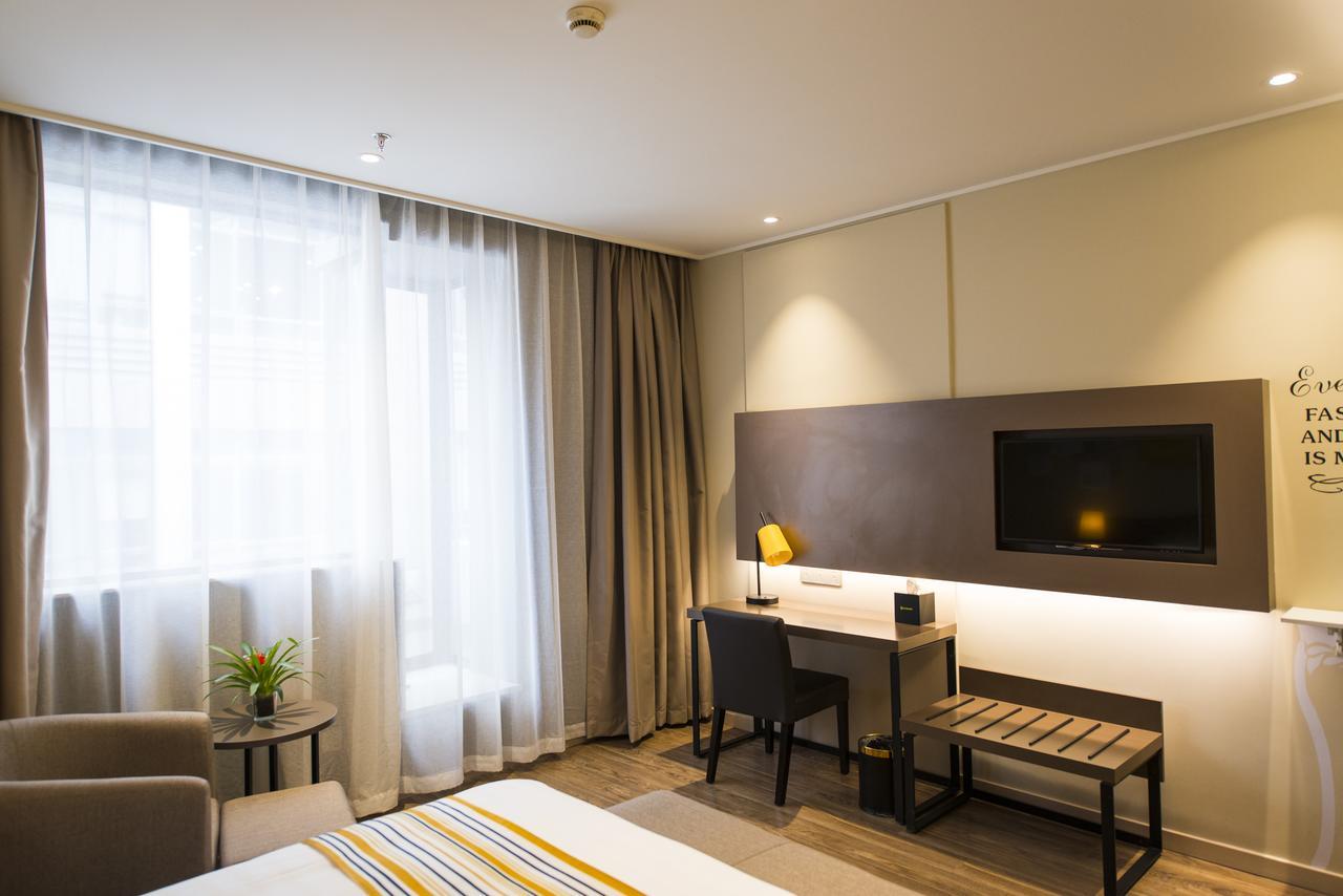 Home Inn Plus Shanghai Zhangjiang Park Exterior photo